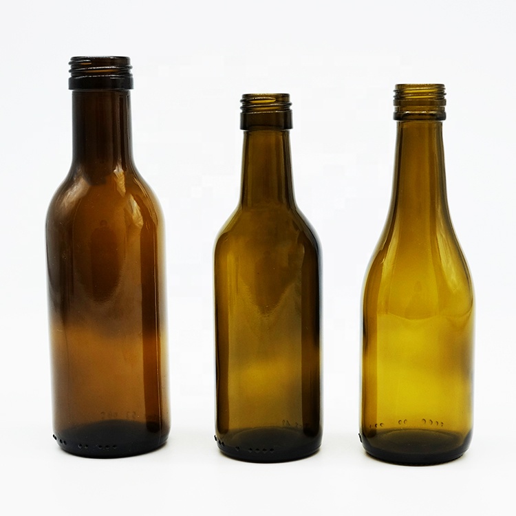 Full Size Glass Red Wine Bottles with Cork